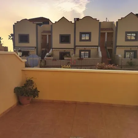 Дом отдыха Sea View Playa El Duque Opposite 5 Star La Plantation Del Sur Hotel Адехе