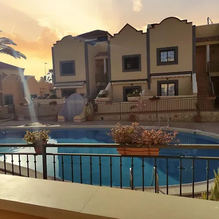 Дом отдыха Sea View Playa El Duque Opposite 5 Star La Plantation Del Sur Hotel