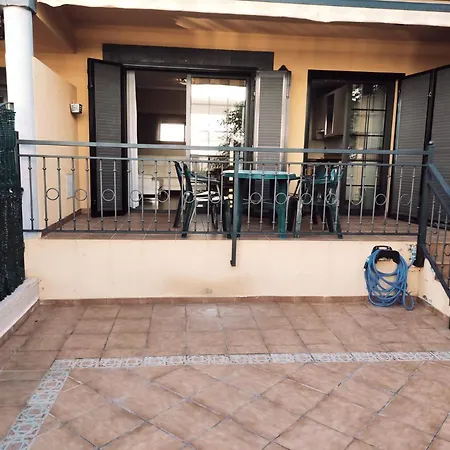 Дом отдыха Sea View Playa El Duque Opposite 5 Star La Plantation Del Sur Hotel Адехе